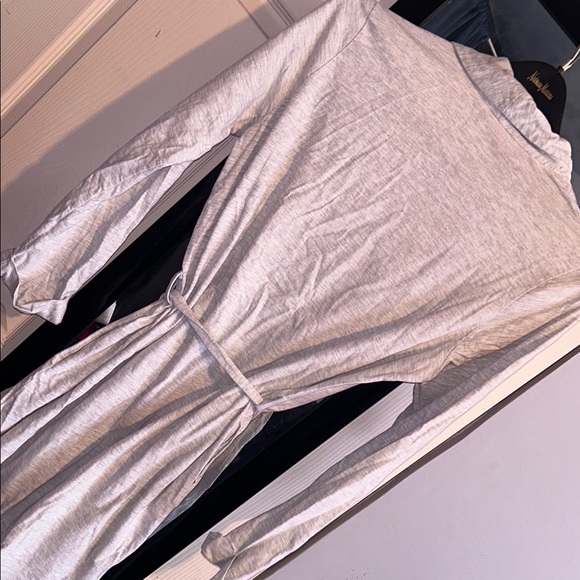 Hanro Light Gray Robe - Picture 6 of 6